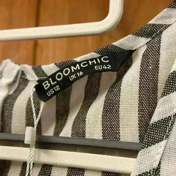 Striped Print Pocket Knot Flutter Sleeve Jumpsuit by Bloomchic. Size 12 New - Picture 8 of 8